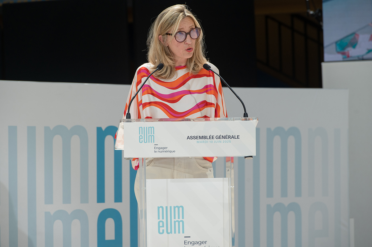 Véronique Torner préside l'assemblée générale de Numeum, syndicat patronal du numérique français.